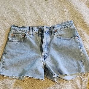 Levis cut offs